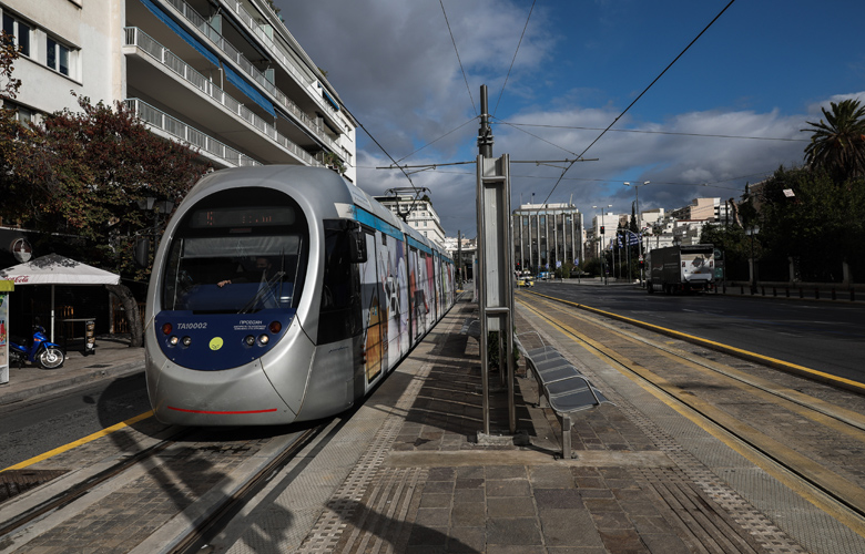 Τραυματισμός ανηλίκου από Τραμ στη Γλυφάδα και μεταφορά στο νοσοκομείο