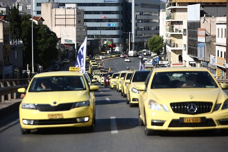 Αντίθεση Επαγγελματιών Οδηγών στην Υπουργική Απόφαση για Σήμανση στα Ταξί