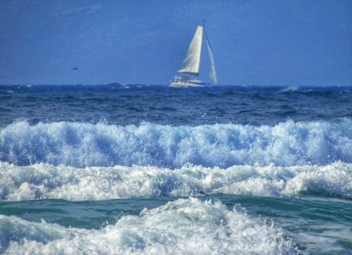 Διάσωση Ιστιοπλοϊκού Σκάφους με 11 Επιβαίνοντες κοντά στην Πάρο