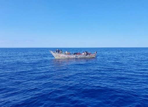 Διάσωση 20 Ατόμων σε Ναυάγιο Βόρεια της Σάμου