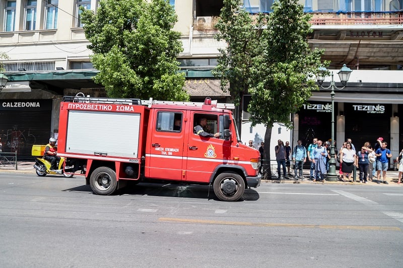 Φωτιά σε διαμέρισμα στους Αμπελόκηπους Θεσσαλονίκης με κινητοποίηση πυροσβεστικών δυνάμεων