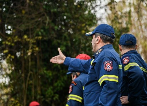 Ατύχημα αλεξίπτωτου πλαγιάς σε δύσβατη περιοχή στη Θέρμη