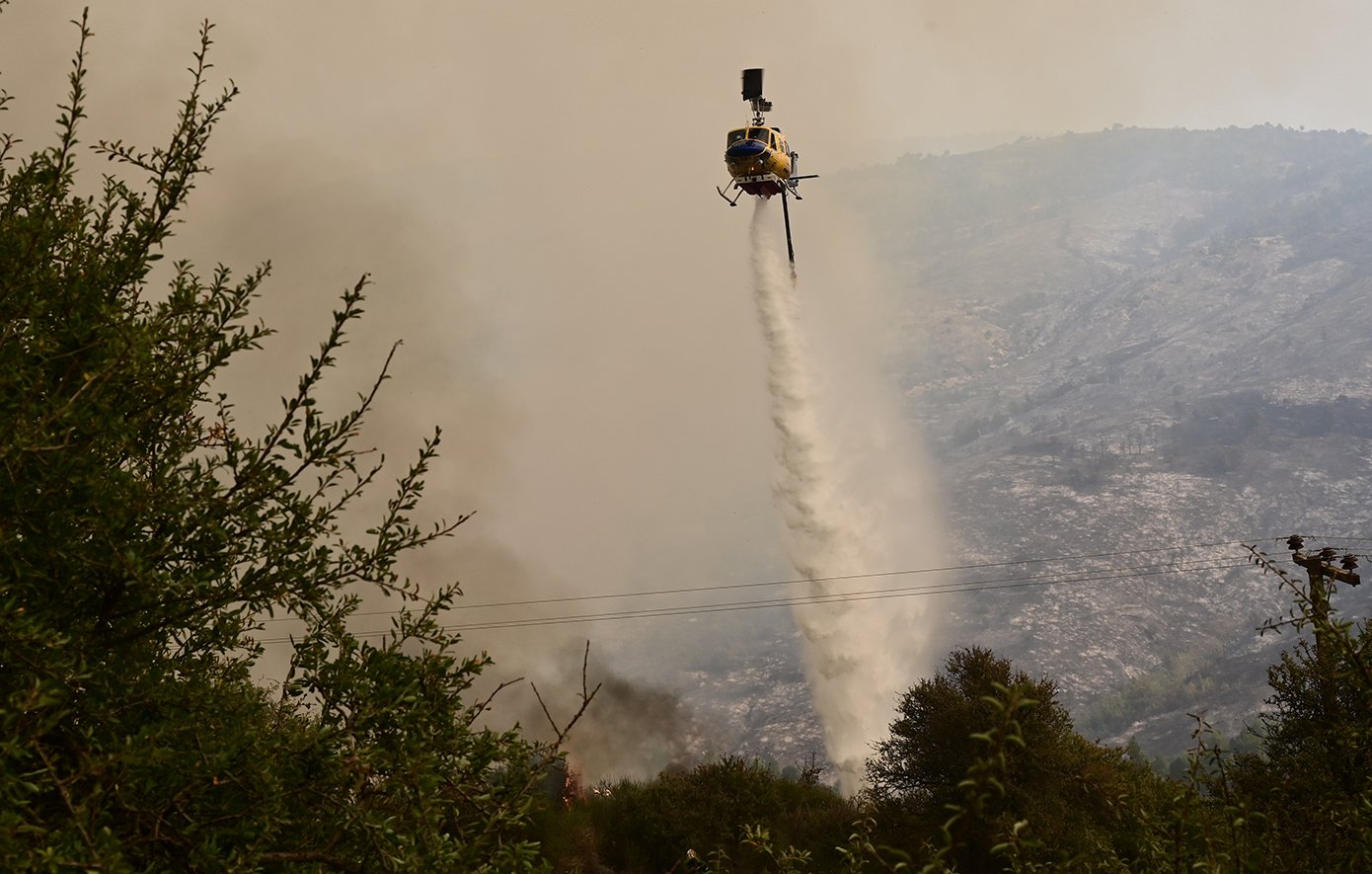 Σημαντική Επιχείρηση Κατάσβεσης Πυρκαγιάς στο Ξυλόκαστρο Κορινθίας